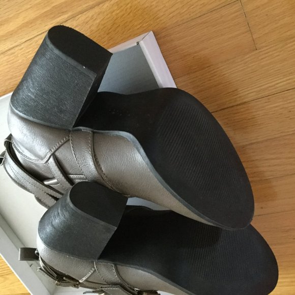 JustFab Raelyn Taupe Boots 7.5 M - Picture 4 of 4